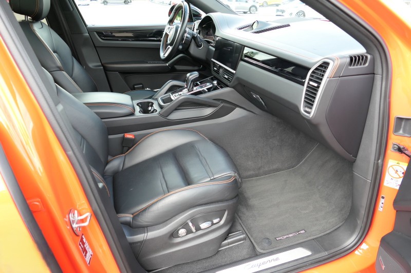 
								Porsche Cayenne  E-Hybrid Coupe full									