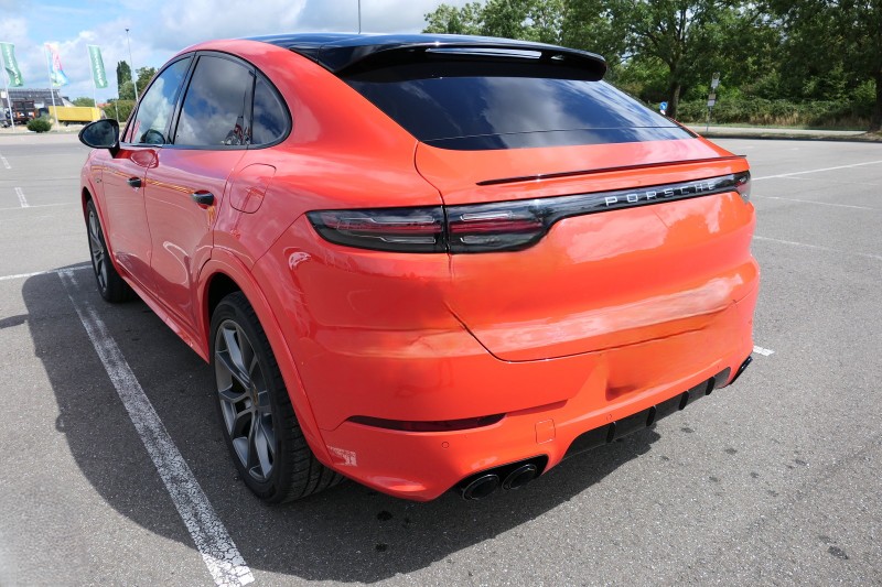 
								Porsche Cayenne  E-Hybrid Coupe full									