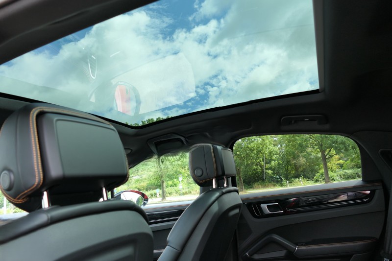 
								Porsche Cayenne  E-Hybrid Coupe full									