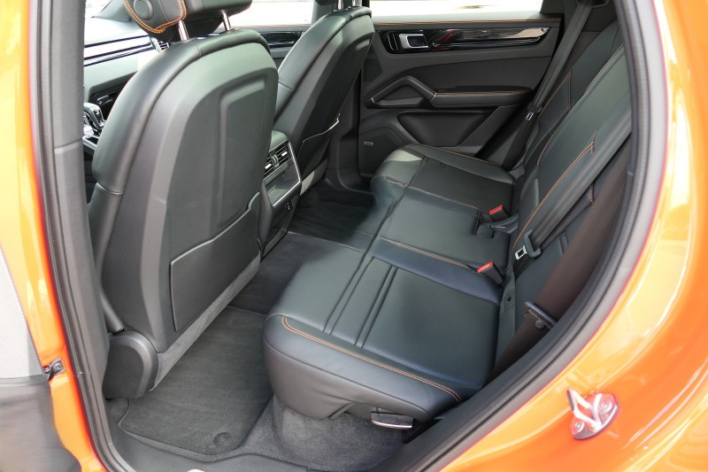 
								Porsche Cayenne  E-Hybrid Coupe full									