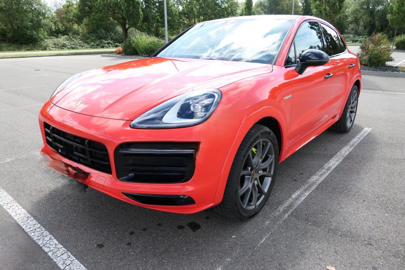 
								Porsche Cayenne  E-Hybrid Coupe full									