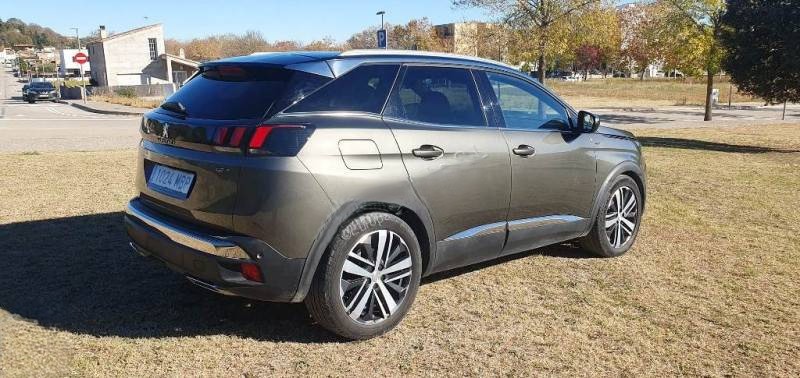 
								Peugeot 3008 full									
