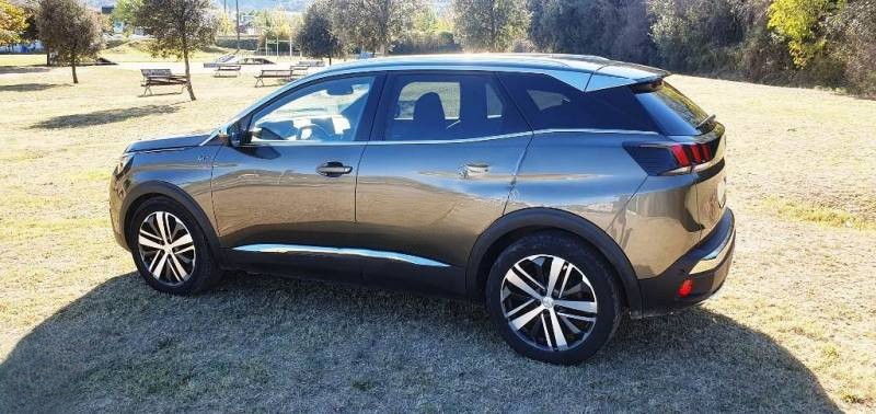 
								Peugeot 3008 full									