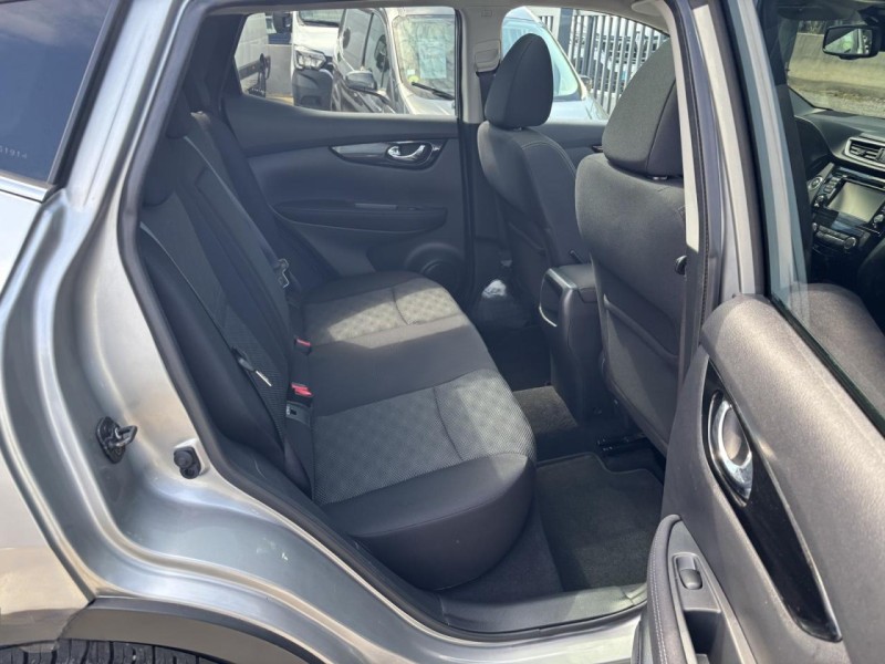 
								Nissan QASHQAI full									