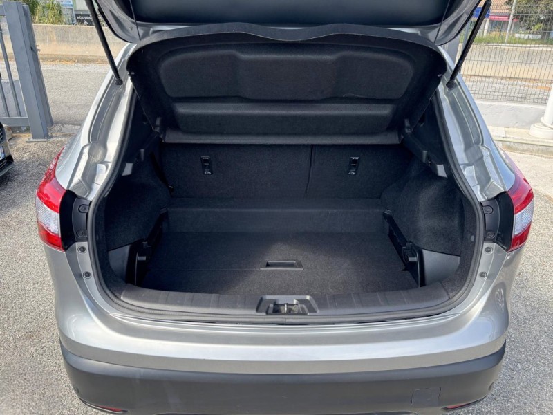 
								Nissan QASHQAI full									