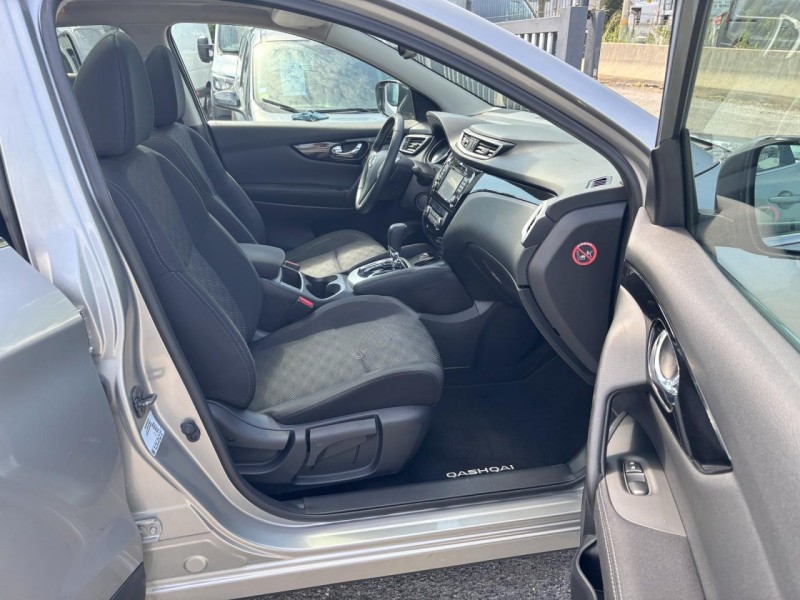
								Nissan QASHQAI full									