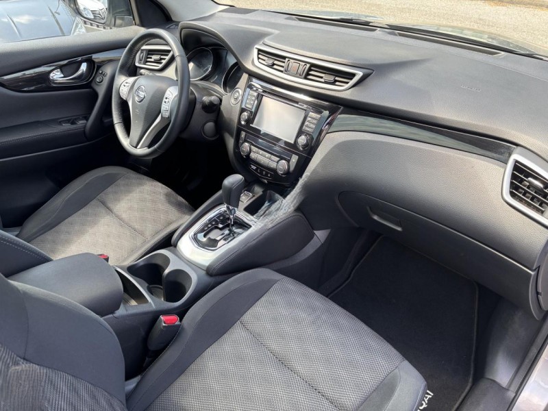 
								Nissan QASHQAI full									