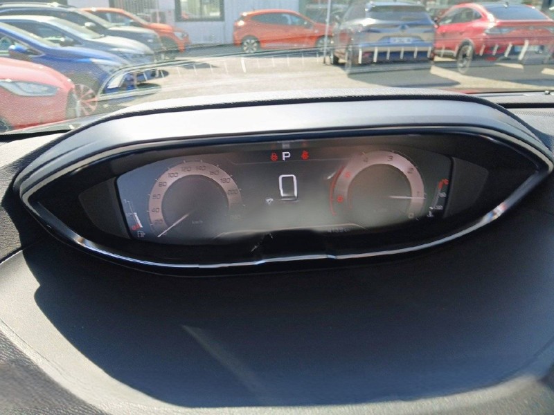 
								Peugeot 3008 BlueHDi 130ch full									