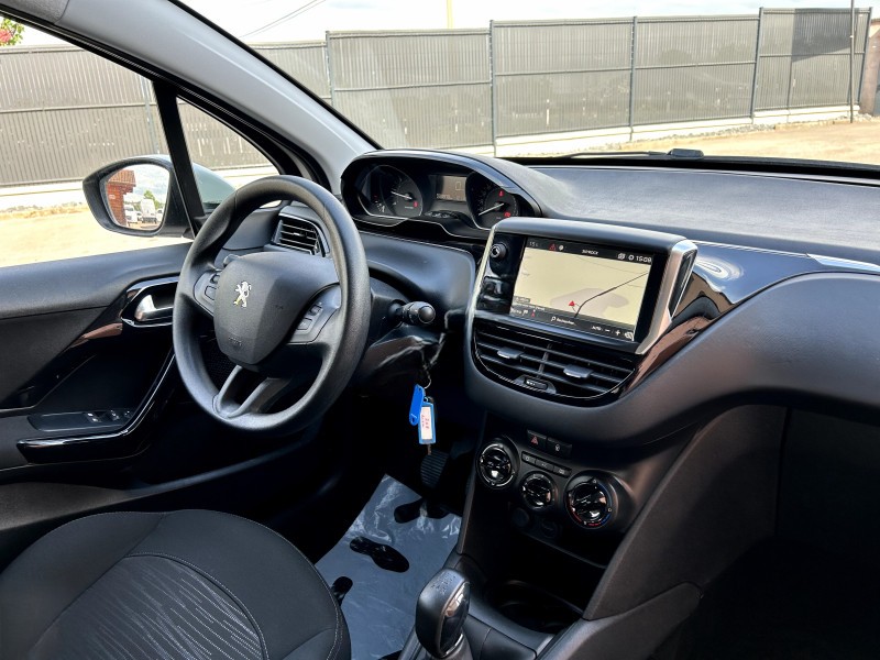 
								PEUGEOT 208 SOCIETE 1.5 BLUEHDI 100 PREMIUM PACK full									