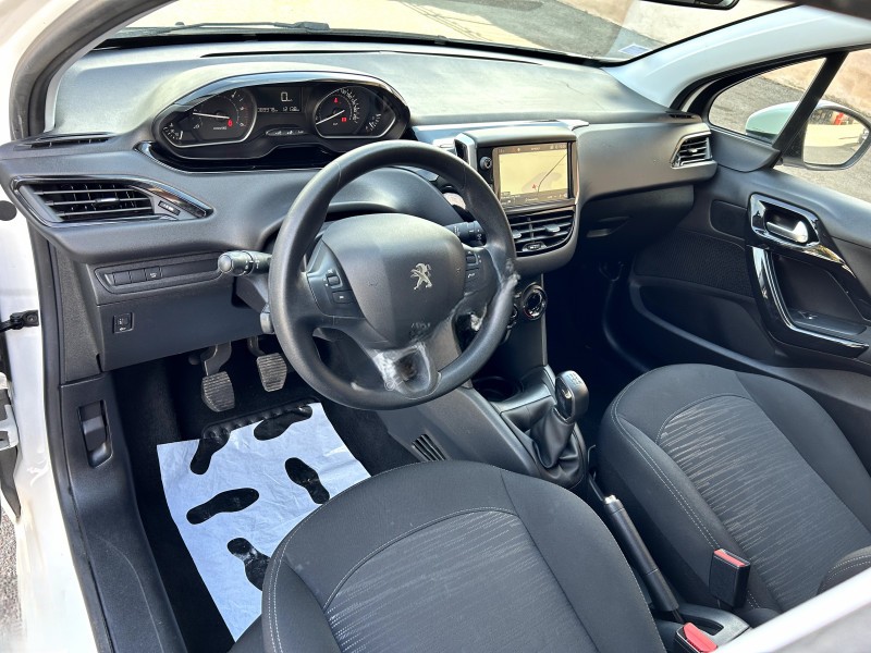 
								PEUGEOT 208 SOCIETE 1.5 BLUEHDI 100 PREMIUM PACK full									
