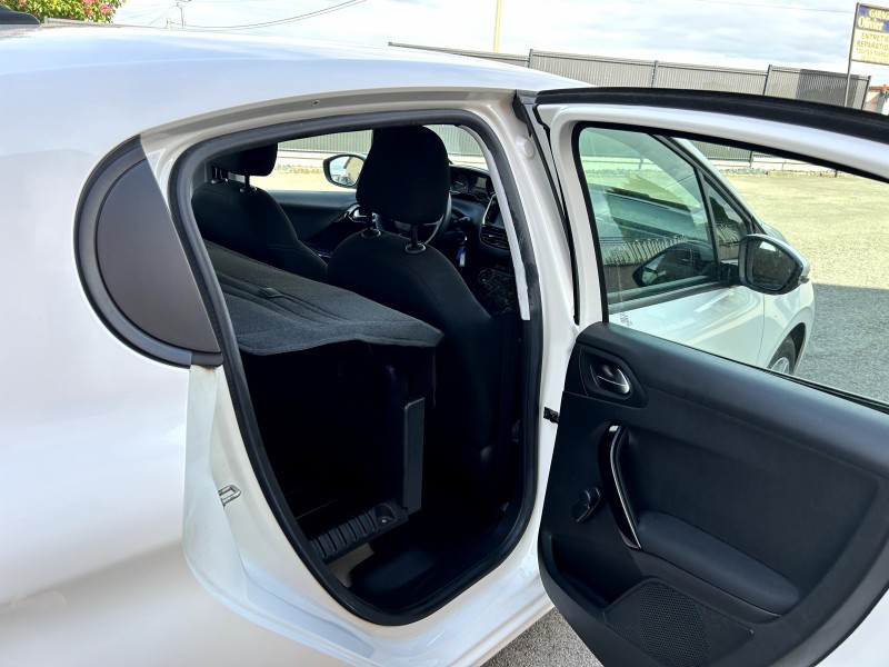 
								PEUGEOT 208 SOCIETE 1.5 BLUEHDI 100 PREMIUM PACK full									