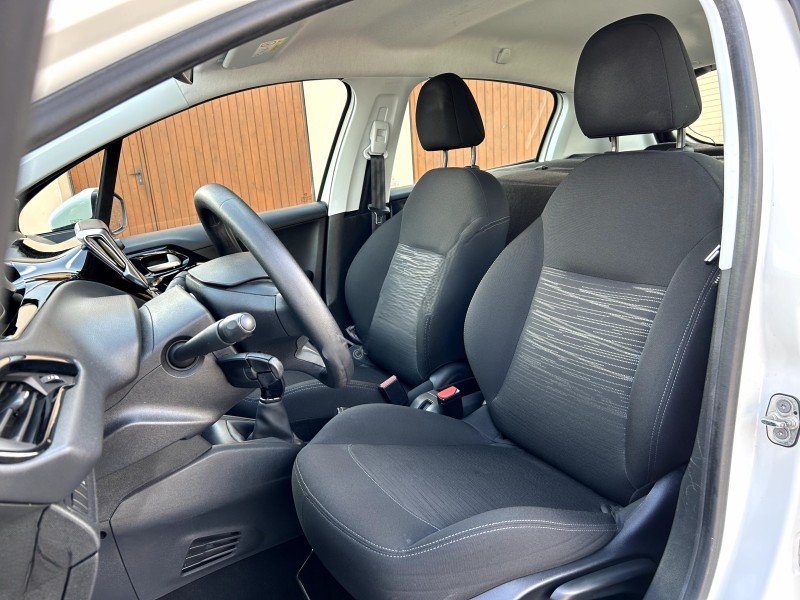 
								PEUGEOT 208 SOCIETE 1.5 BLUEHDI 100 PREMIUM PACK full									