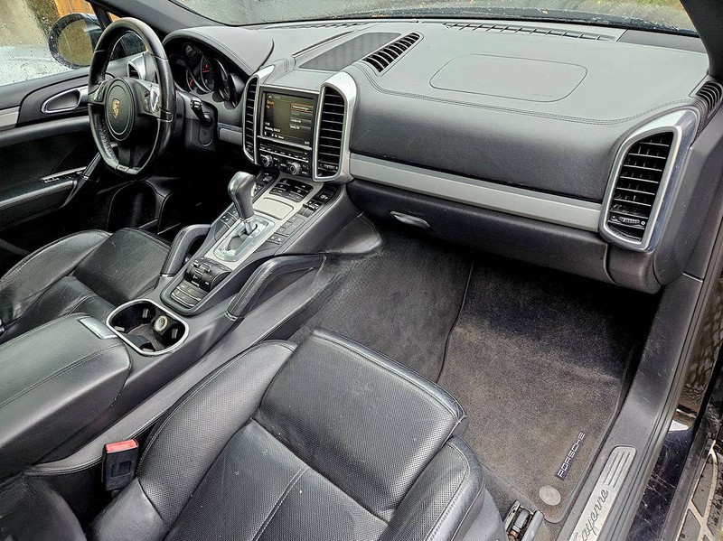 
								Porsche berline Cayenne (II – 92A) full									