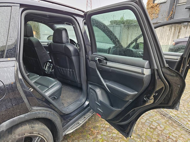 
								Porsche berline Cayenne (II – 92A) full									