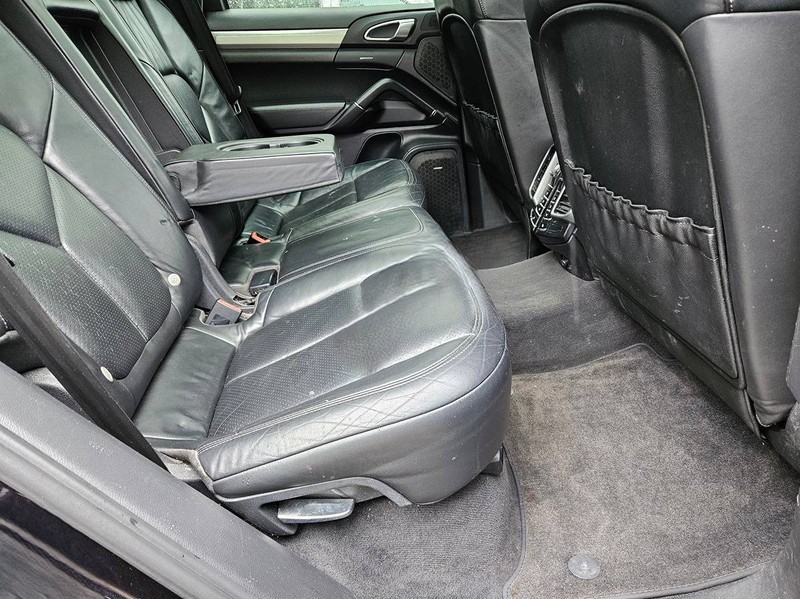 
								Porsche berline Cayenne (II – 92A) full									