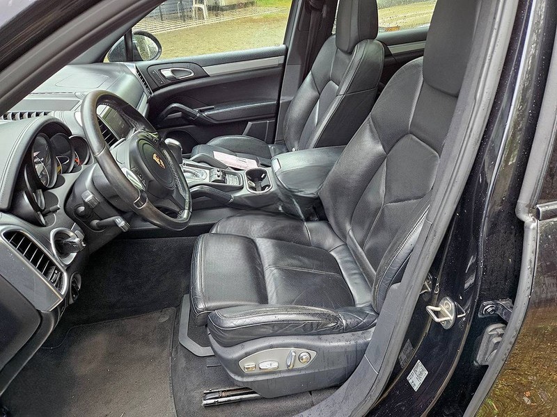 
								Porsche berline Cayenne (II – 92A) full									