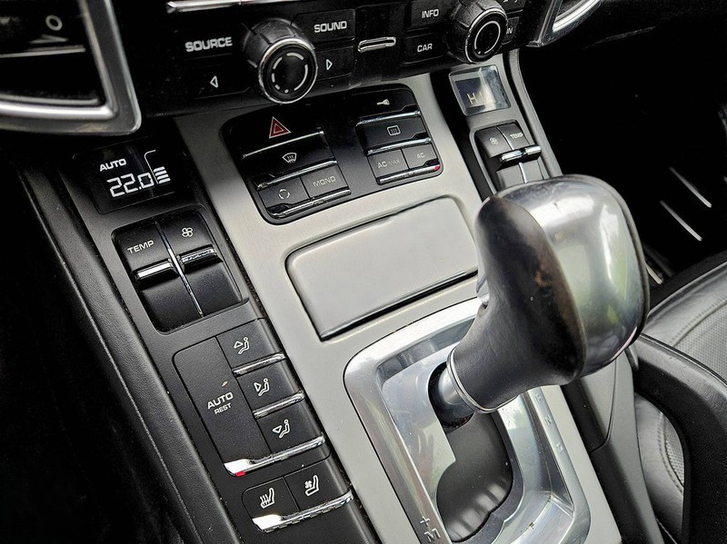 
								Porsche berline Cayenne (II – 92A) full									