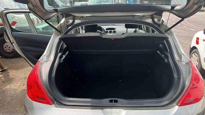 
								Peugeot berline 308 full									