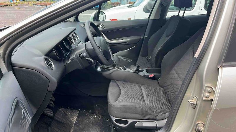 
								Peugeot berline 308 full									
