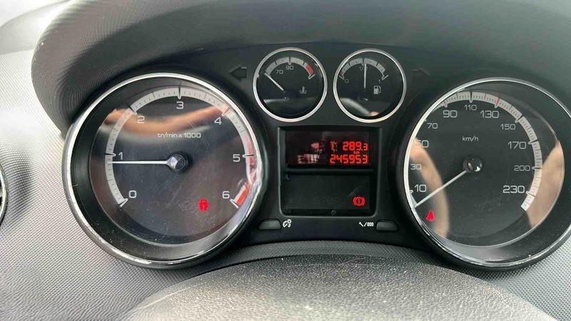 
								Peugeot berline 308 full									