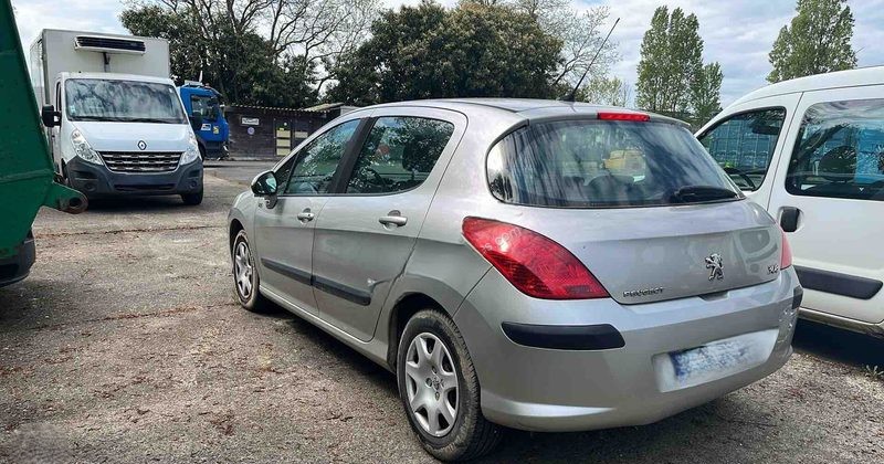 
								Peugeot berline 308 full									