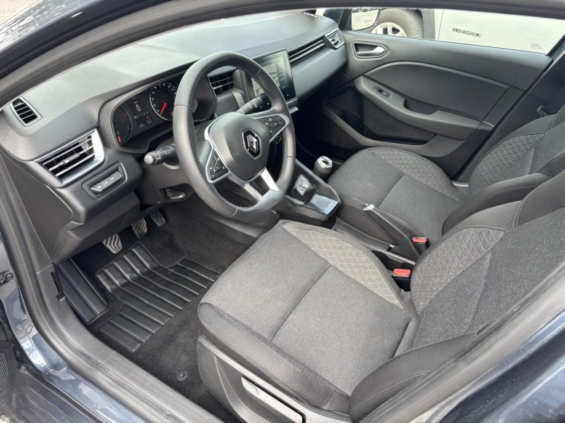 
								Renault Clio full									