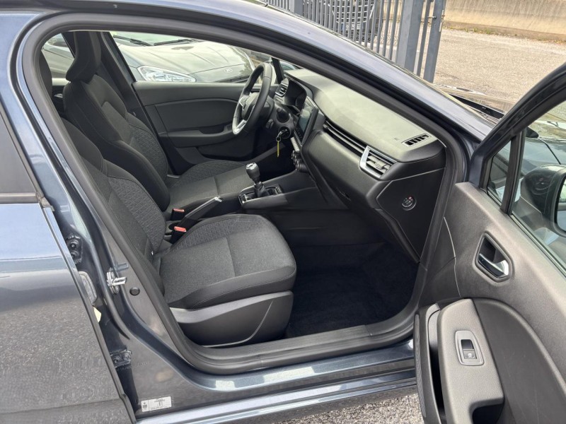 
								Renault Clio full									