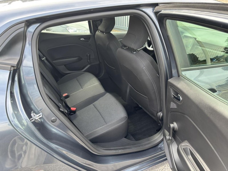 
								Renault Clio full									