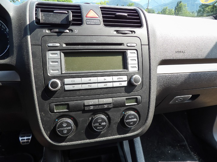 
								Volkswagen Golf 5 GTI full									