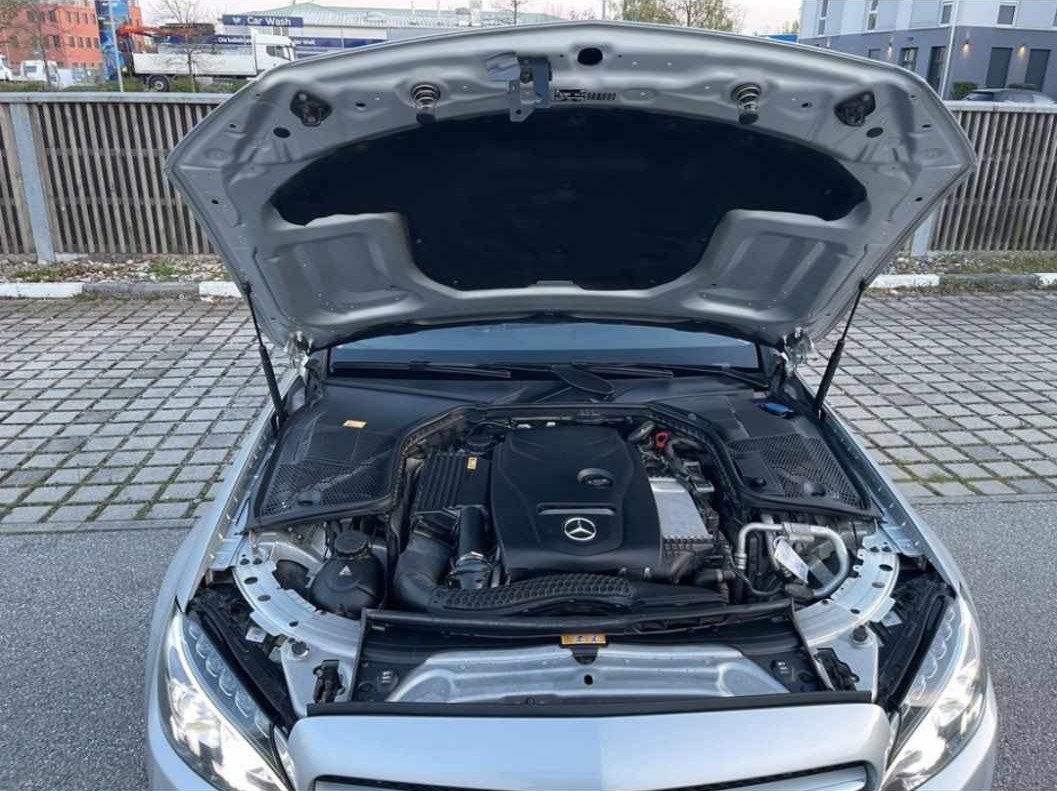 
								Mercedes-Benz c-class full									