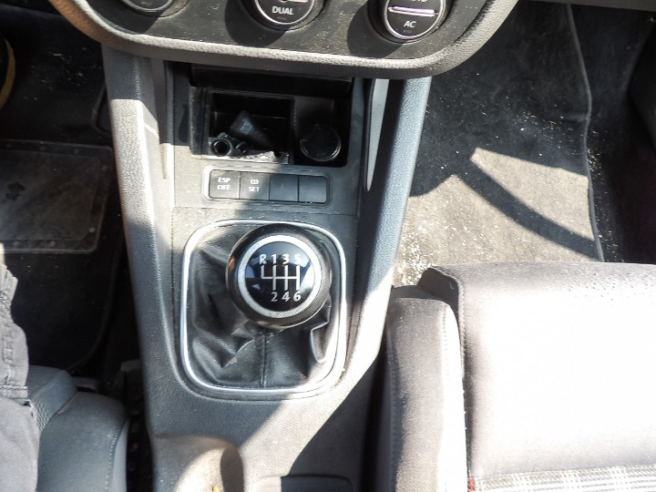 
								Volkswagen Golf 5 GTI full									