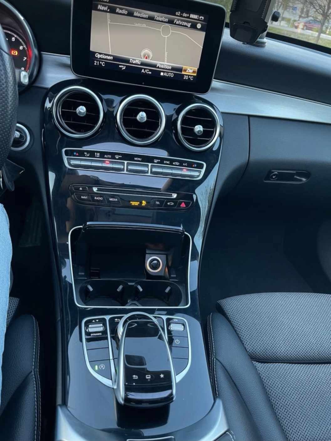 
								Mercedes-Benz c-class full									