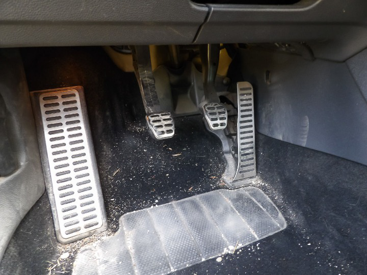 
								Volkswagen Golf 5 GTI full									