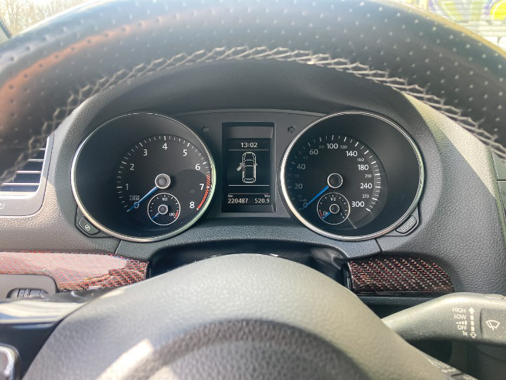 
								Volkswagen Golf 6R full									