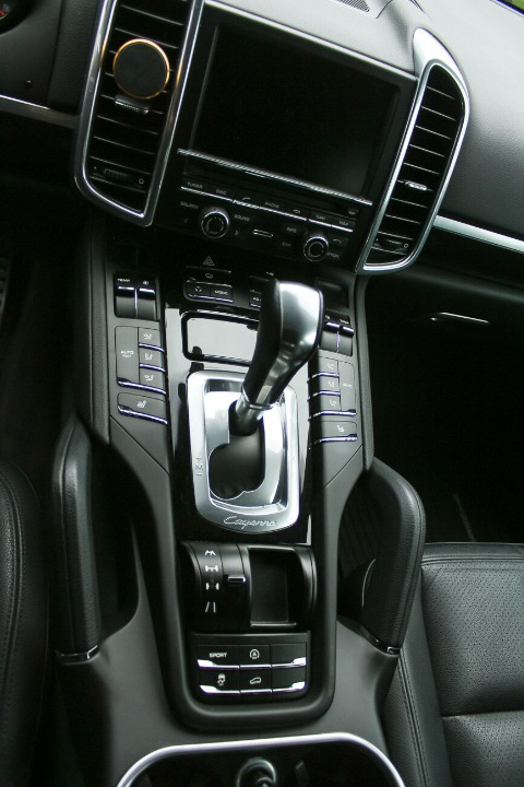 
								Porsche Cayenne S full									