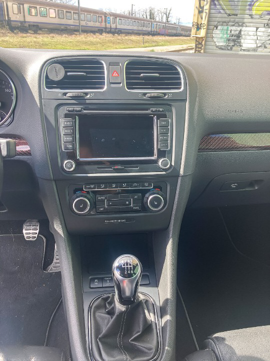 
								Volkswagen Golf 6R full									