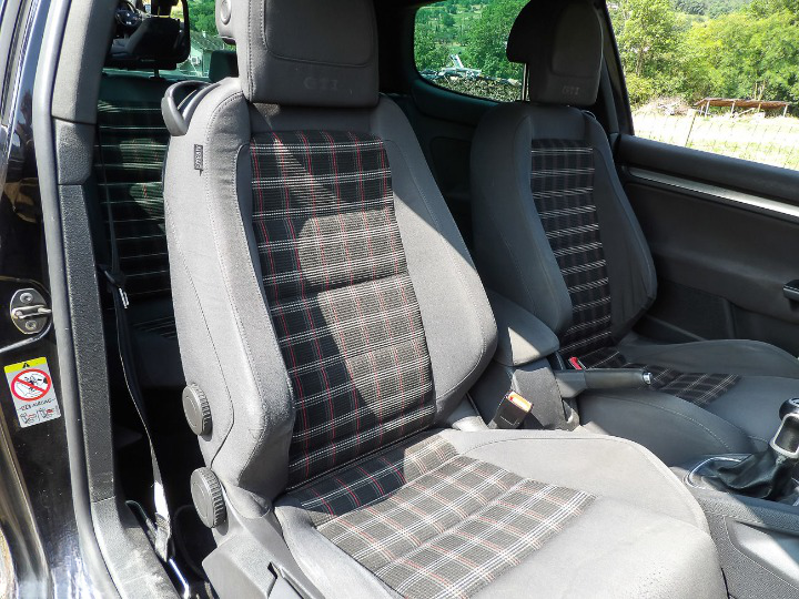 
								Volkswagen Golf 5 GTI full									
