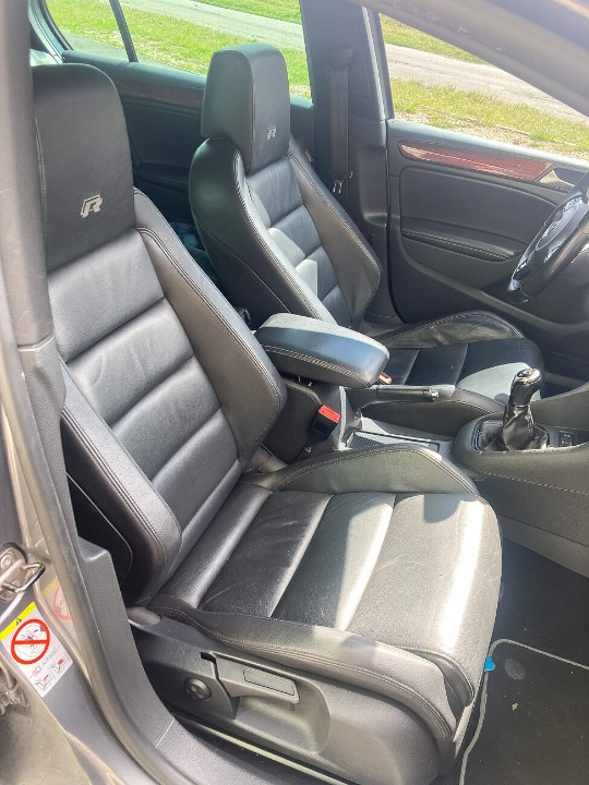 
								Volkswagen Golf 6R full									