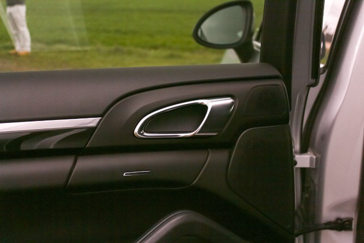 
								Porsche Cayenne S full									