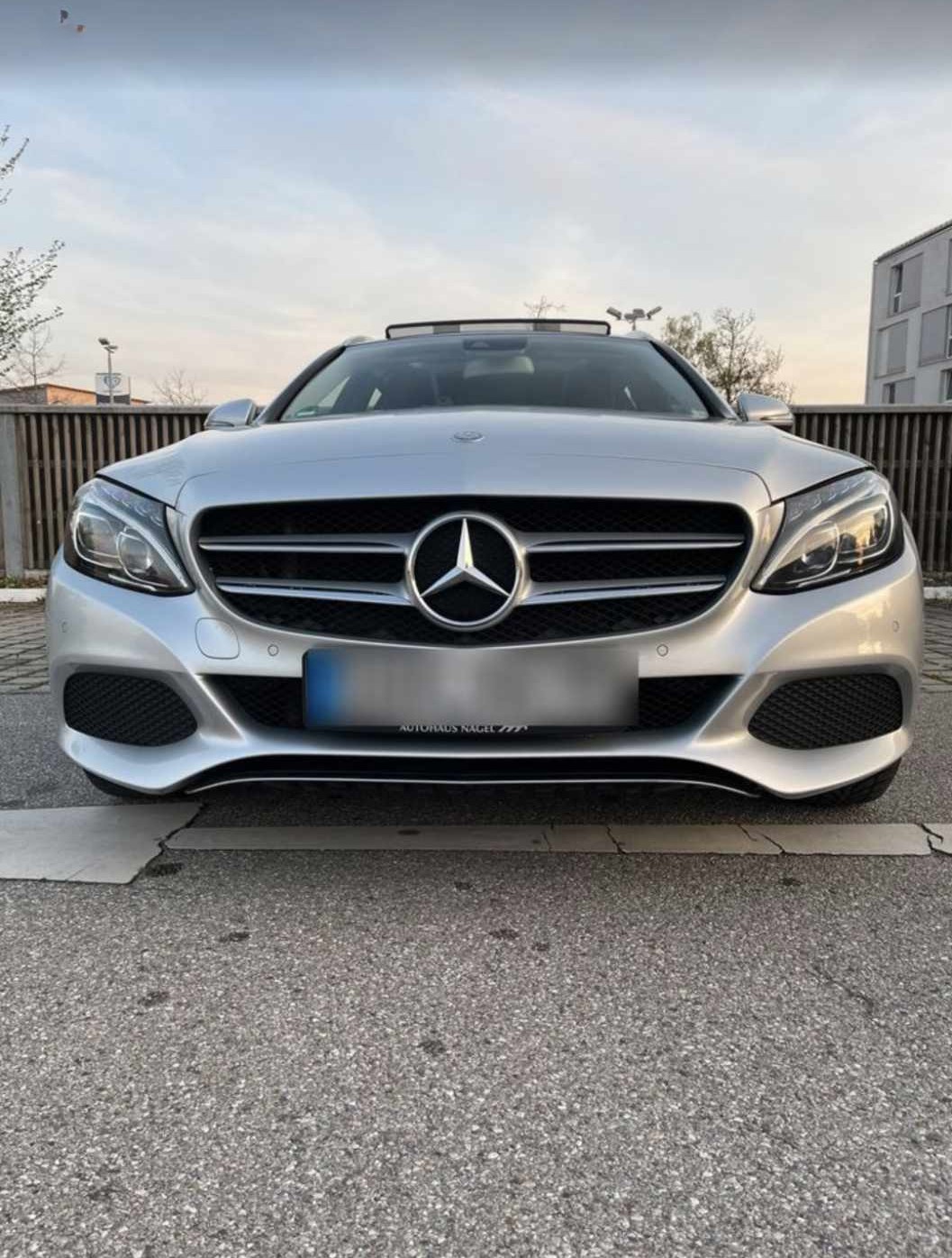 
								Mercedes-Benz c-class full									