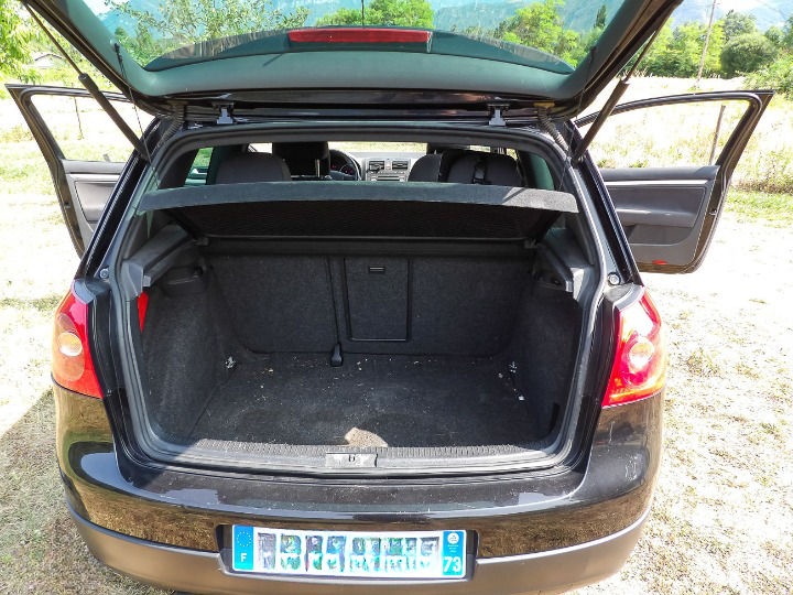 
								Volkswagen Golf 5 GTI full									