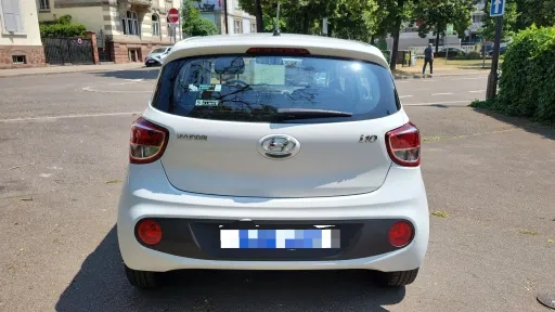 
								Hyundai i10 full									