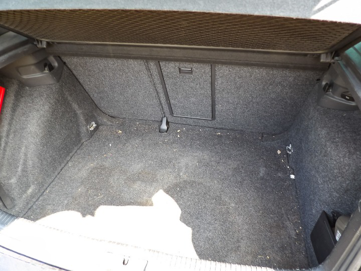 
								Volkswagen Golf 5 GTI full									