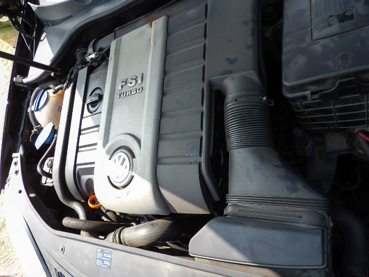 
								Volkswagen Golf 5 GTI full									