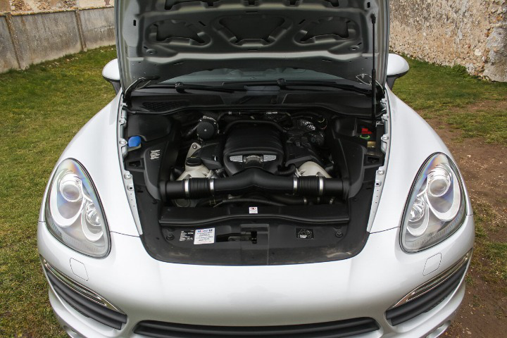 
								Porsche Cayenne S full									