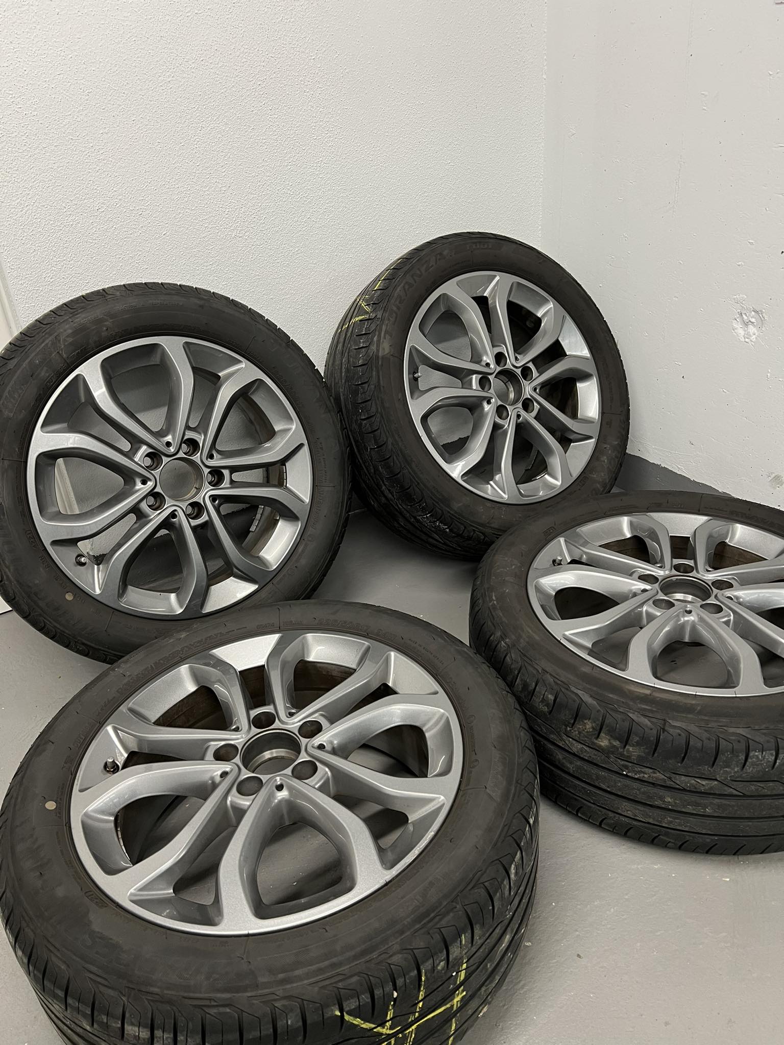 
								Mercedes-Benz c-class full									