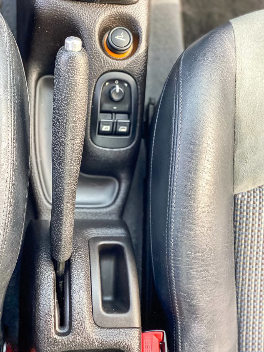 
								Peugeot 206 GT full									