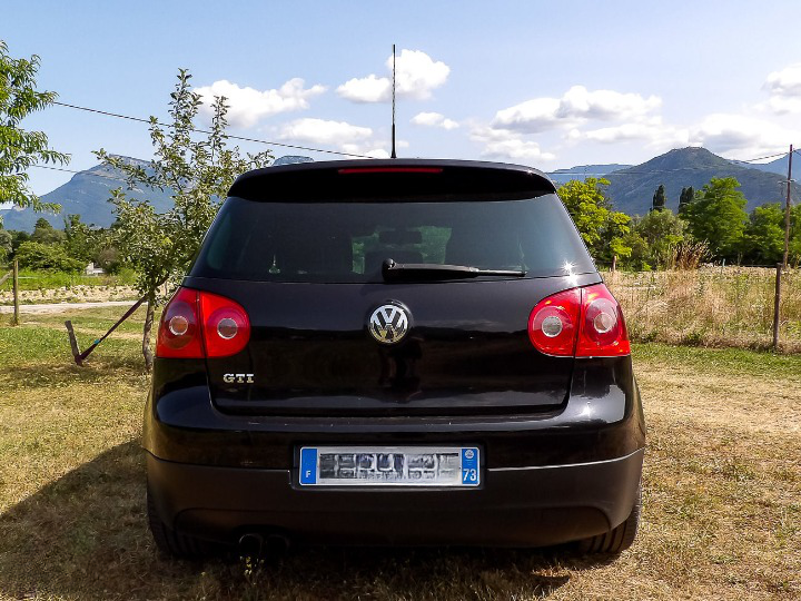 
								Volkswagen Golf 5 GTI full									