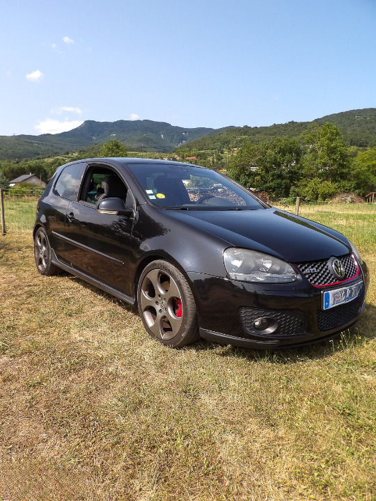 
								Volkswagen Golf 5 GTI full									