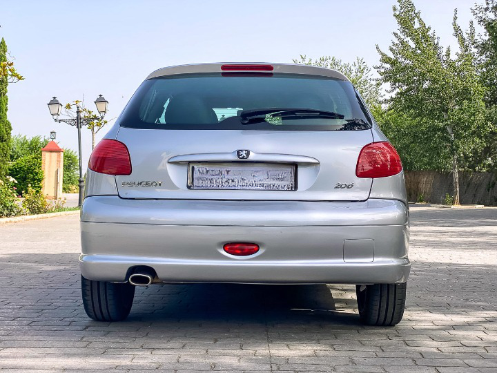
								Peugeot 206 GT full									